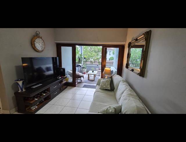 2 BEDROOM APARTMENT FOR SALE IN SHEFFIELD BEACH